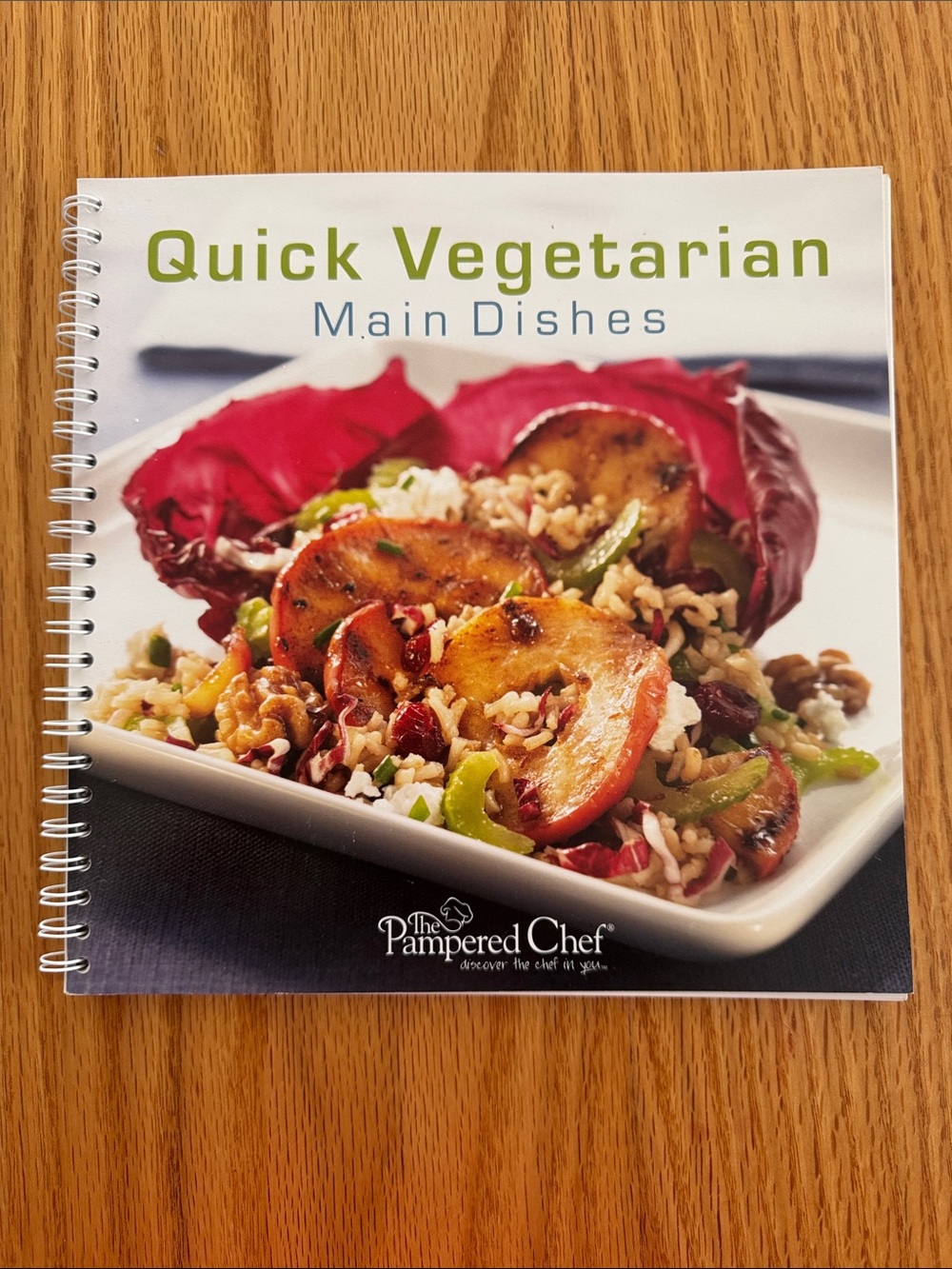 Pampered Chef Quick Vegetarian Main Dishes Cookbook - White, Green & Red Cover
